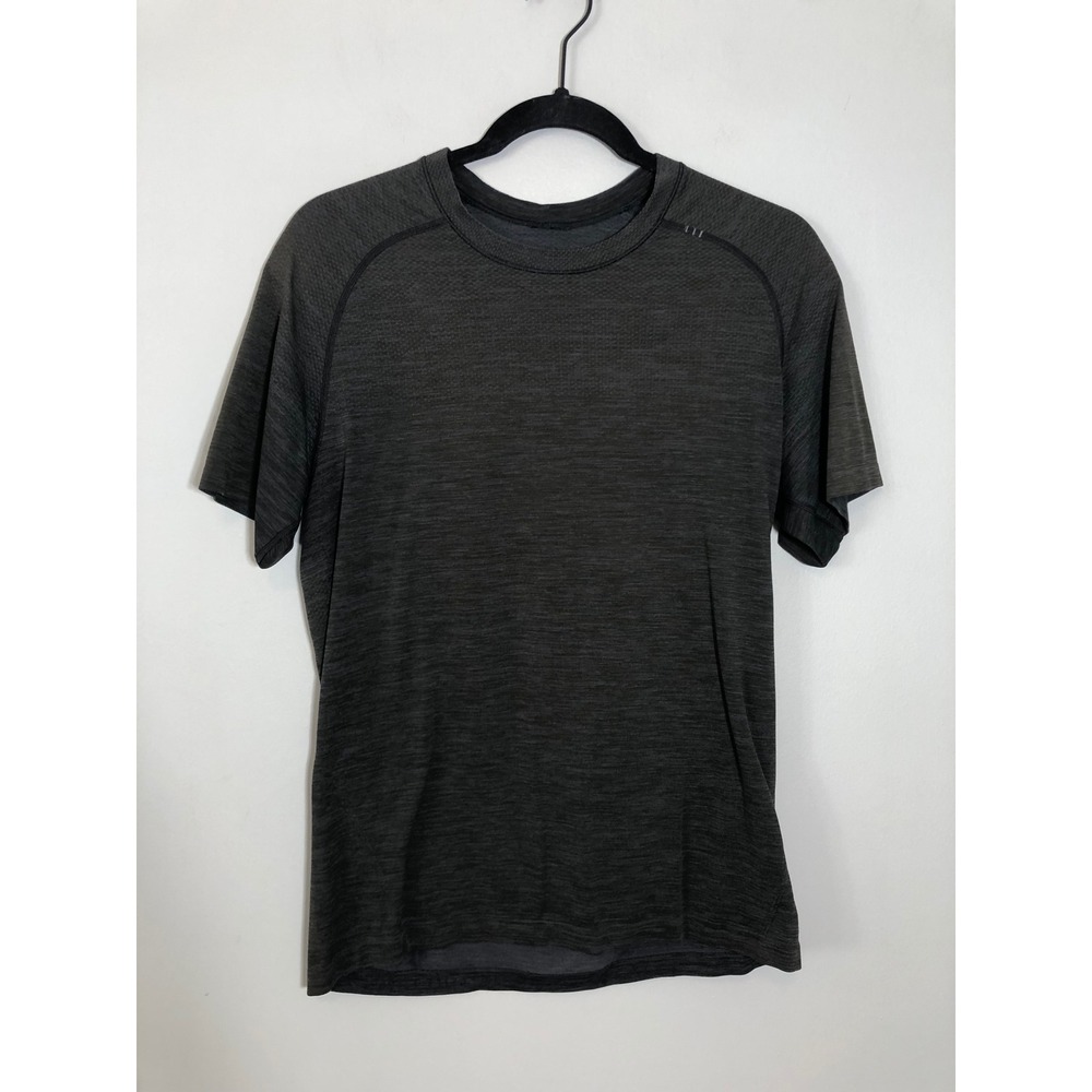 Lululemon Tech Shirt Mens Small Gray Short Sleeve Performance Athletic